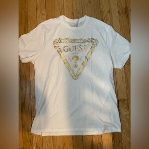 Men’s Guess tshirt